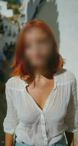 Büsra, 30