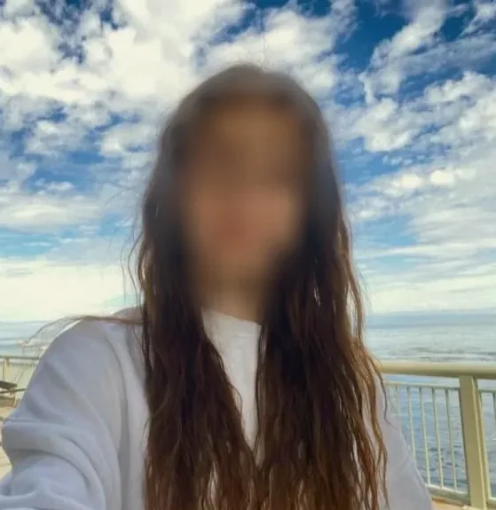 Denise, 27