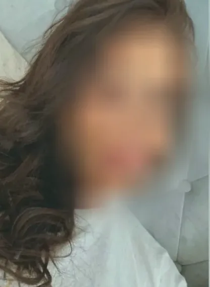 Elena, 33