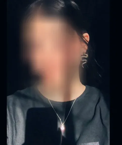 Emma, 21