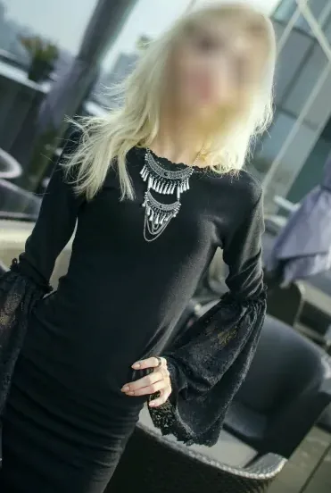 Helena, 25