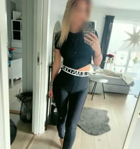 Josephine, 32