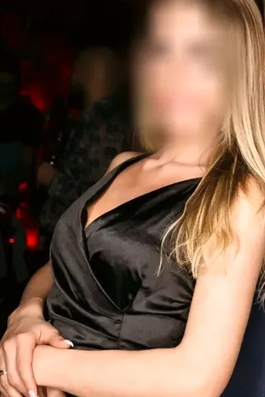 Lucia, 35