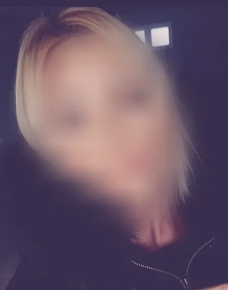 Melina, 25