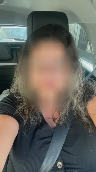 Nicole, 33