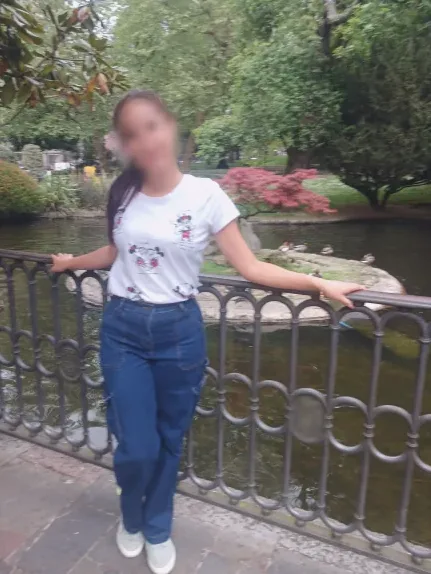 Özlem, 22
