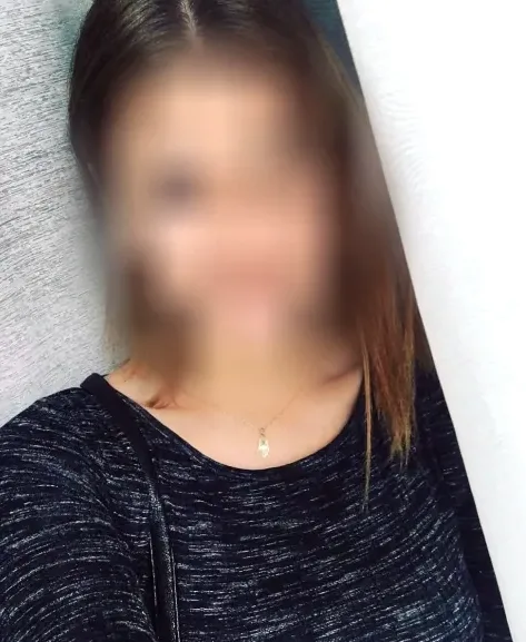 Rebecca, 32
