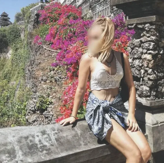 Yvonne, 20